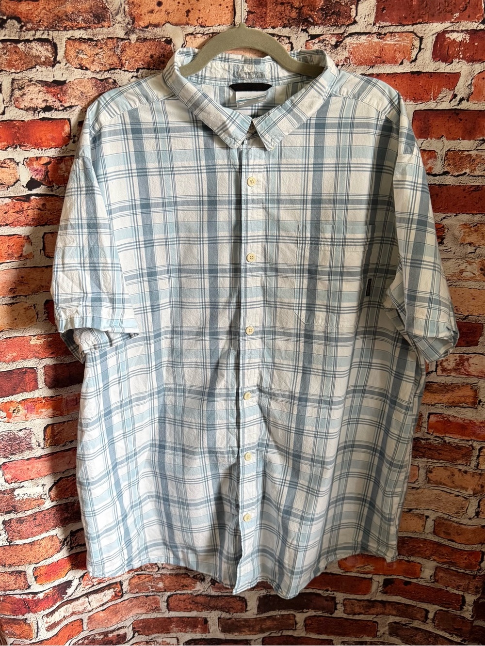 Columbia Men's XXL Blue White Short-Sleeve Plaid 100% Cotton Button-Down Shirt